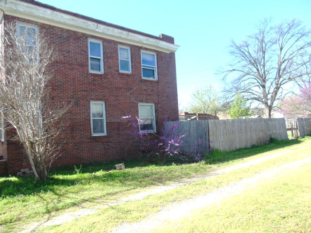 624 S 8th, Chickasha, OK 73018