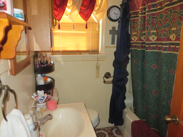 1325 Texas, Chickasha, OK 73018
