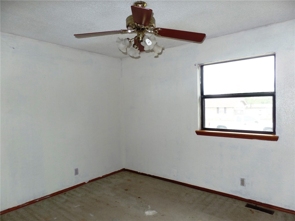 16 Highland Drive, Chickasha, OK 73018