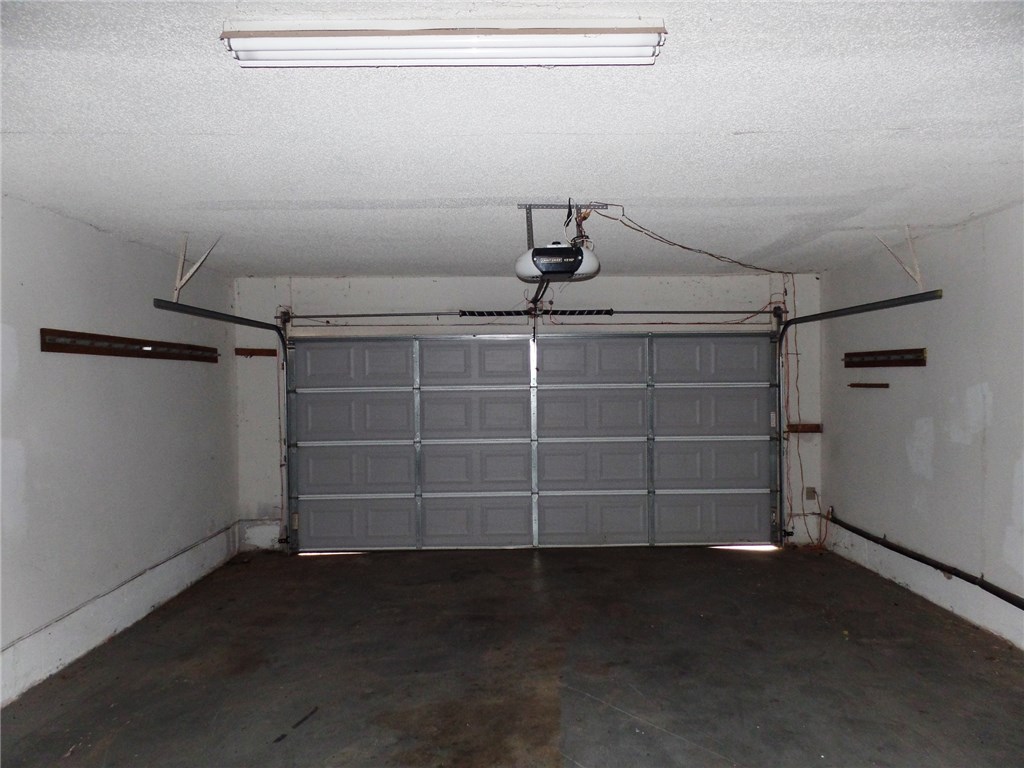 16 Highland Drive, Chickasha, OK 73018