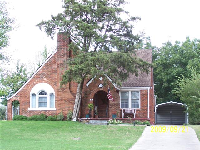 1710 Chickasha Ave, Chickasha, OK 73018