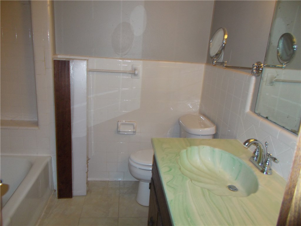39 Miller Dr., Chickasha, OK 73018