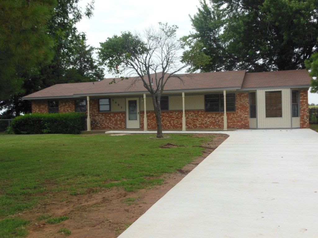3407 Vine St, Chickasha, OK 73018
