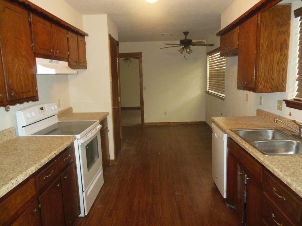 3407 Vine St, Chickasha, OK 73018