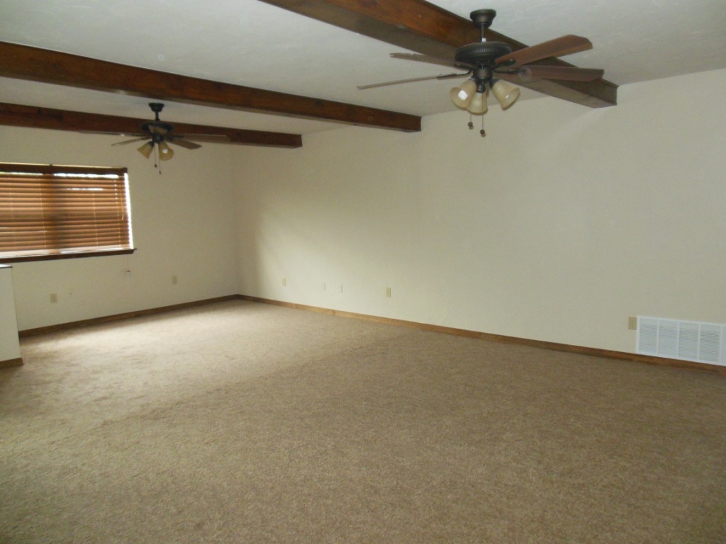 3407 Vine St, Chickasha, OK 73018