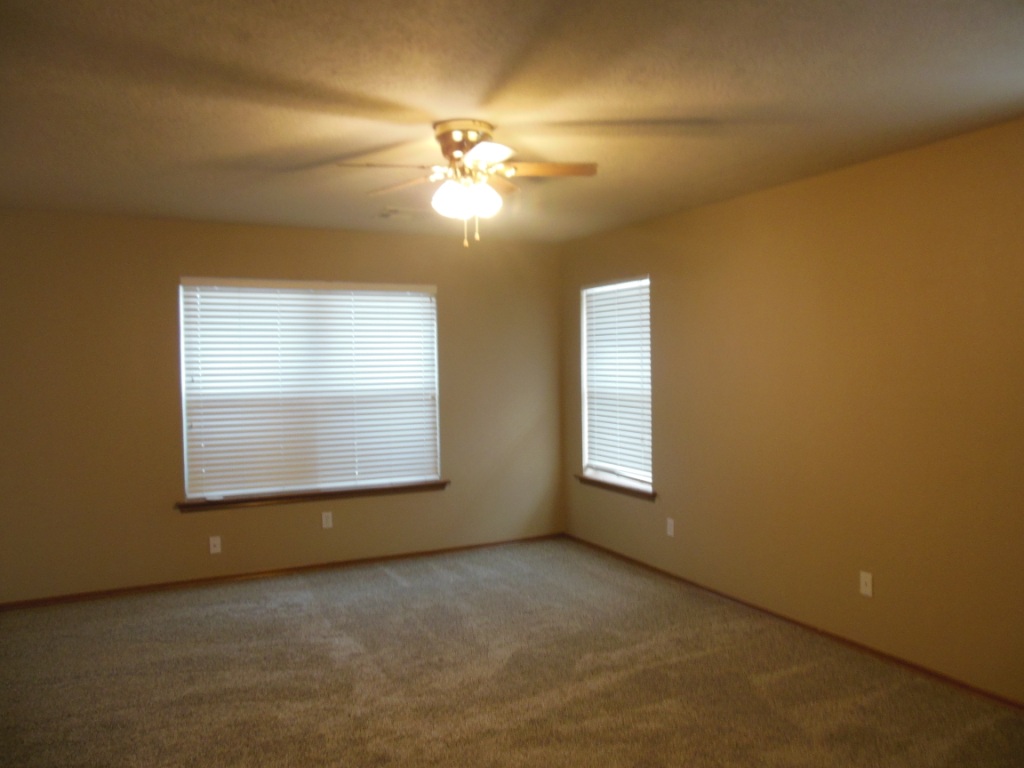 42 Hillcrest, Chickasha, OK 73018