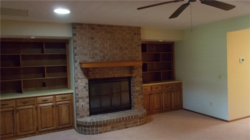 3210 Brookridge Dr., Chickasha, OK 73018