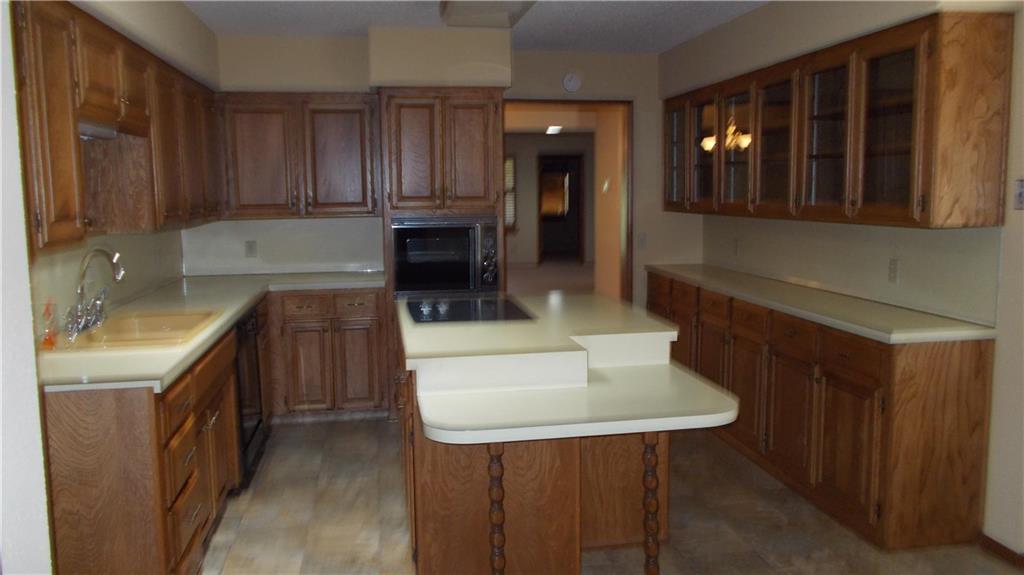 3210 Brookridge Dr., Chickasha, OK 73018