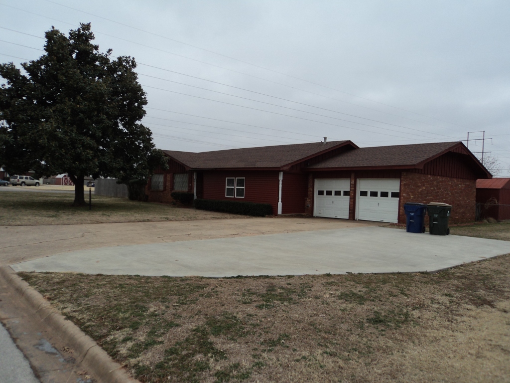 101 Arlington, Chickasha, OK 73018
