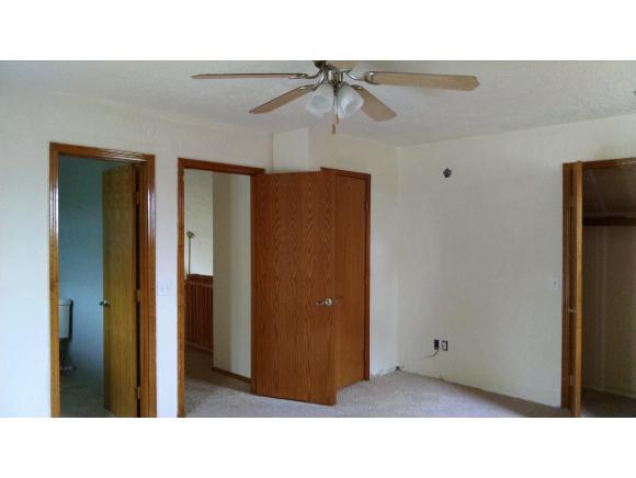 11699 N 2440, Colony, OK 73021