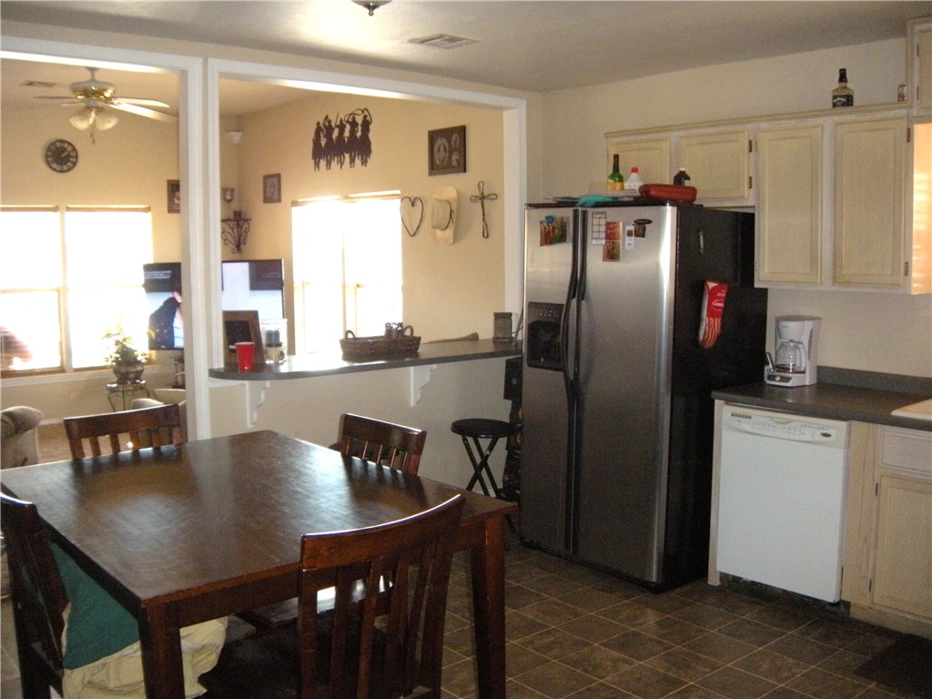 302 E Washington Street, Crescent, OK 73028