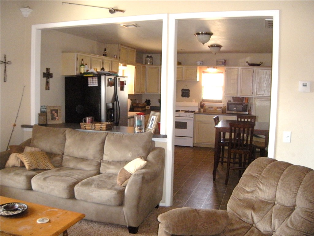 302 E Washington Street, Crescent, OK 73028
