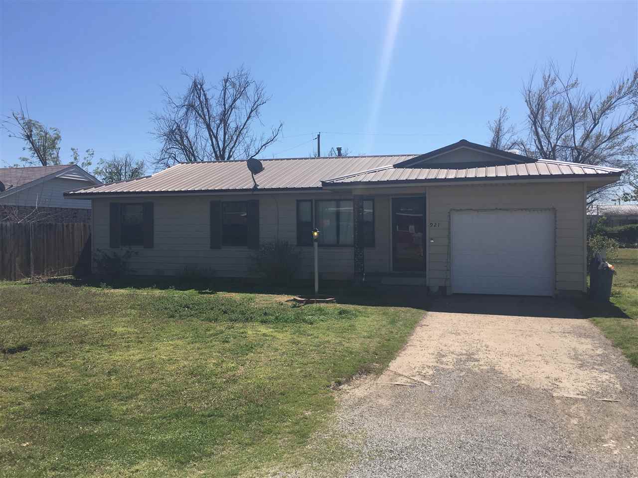 921 W Nebraska, Cyril, OK 73029