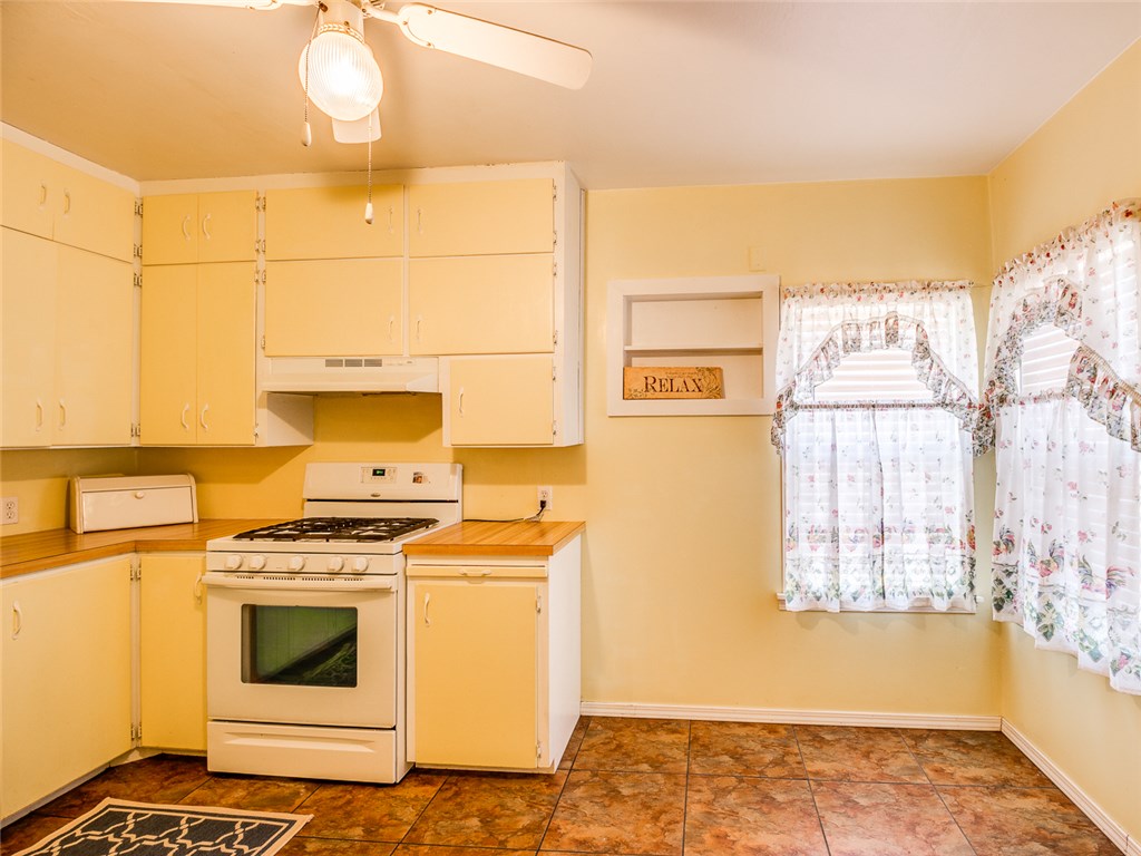 520 S Reno, El Reno, OK 73036