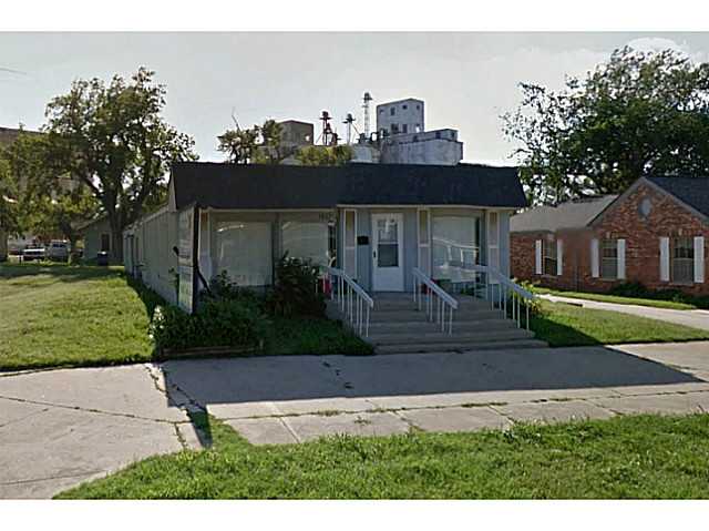 1012 S Rock Island Avenue, El Reno, OK 73036