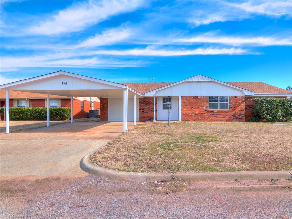 716 N Oak Avenue, Geary, OK 73040