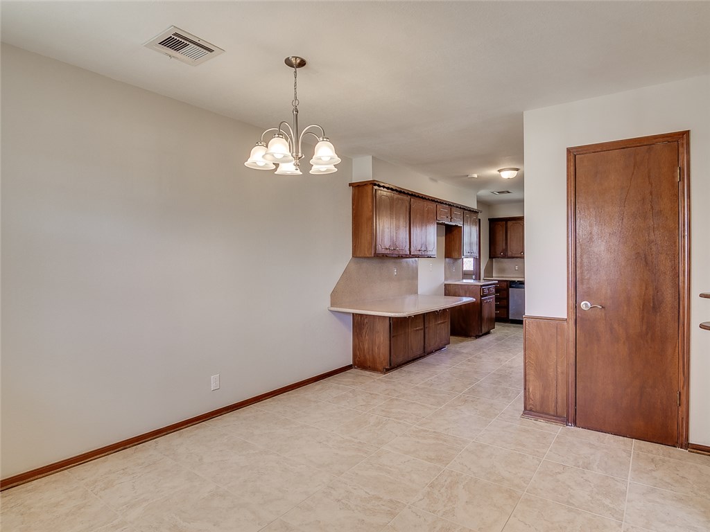 716 N Oak Avenue, Geary, OK 73040