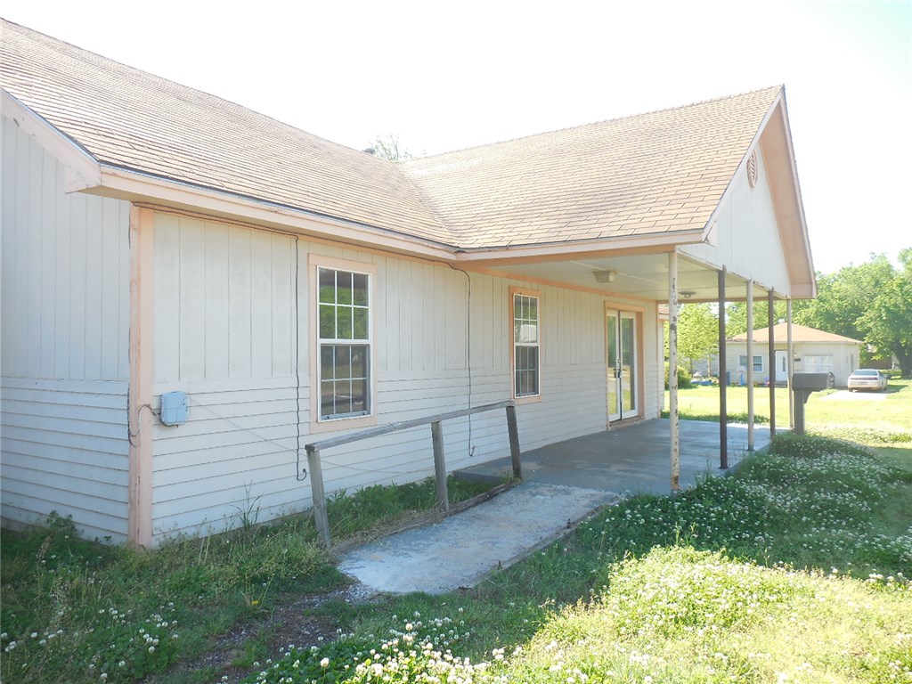 606 N 17th Street, Guthrie, OK 73044
