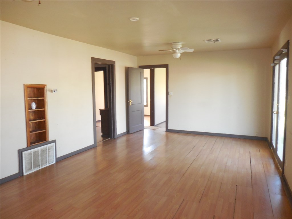 606 N 17th Street, Guthrie, OK 73044