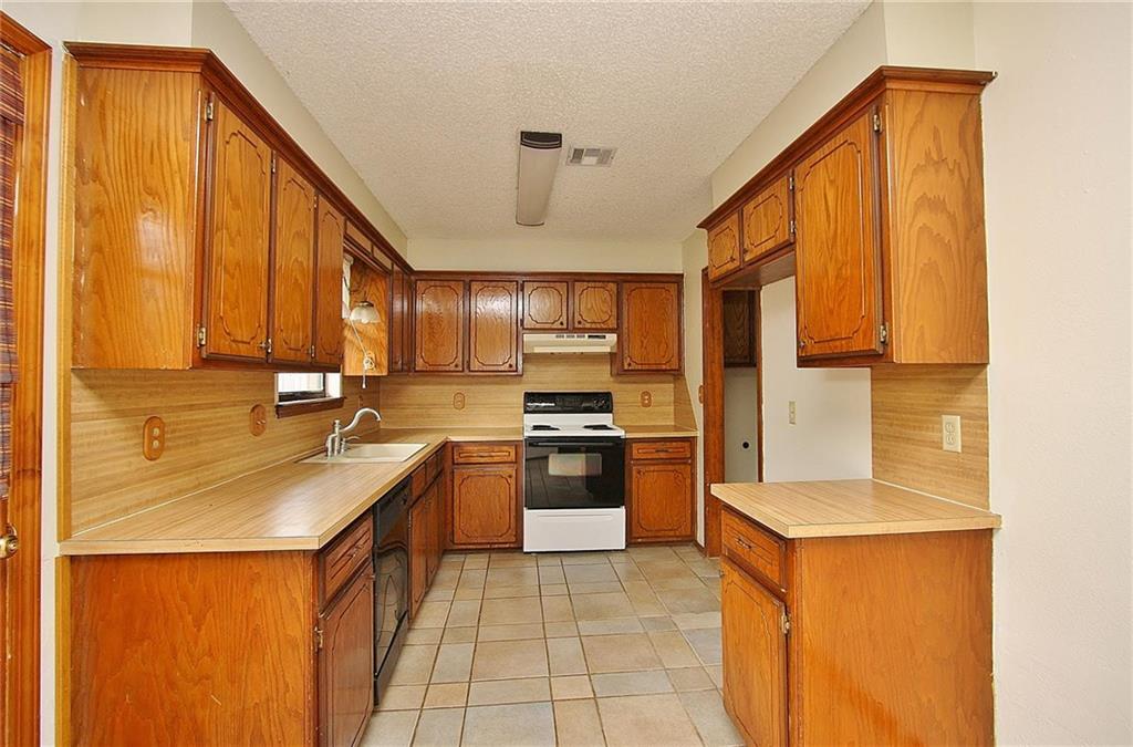 644 W FORSTER, Mustang, OK 73064