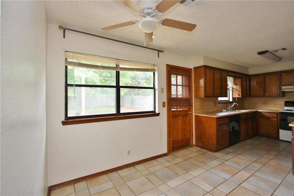 644 W FORSTER, Mustang, OK 73064