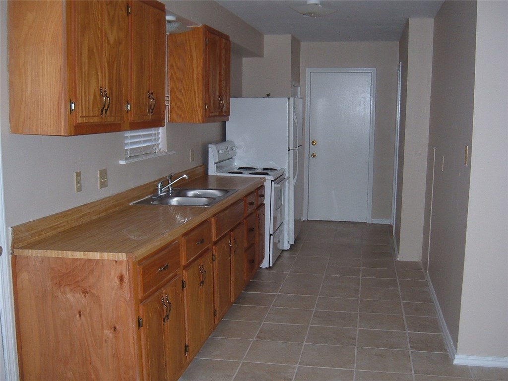1105 Linden Ln, Noble, OK 73068