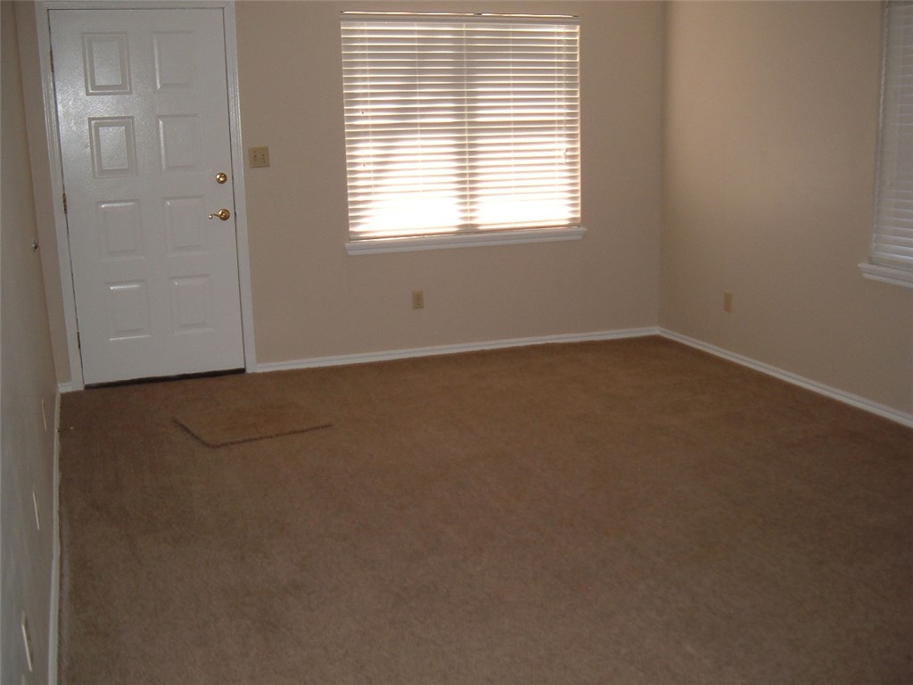 1105 Linden Ln, Noble, OK 73068