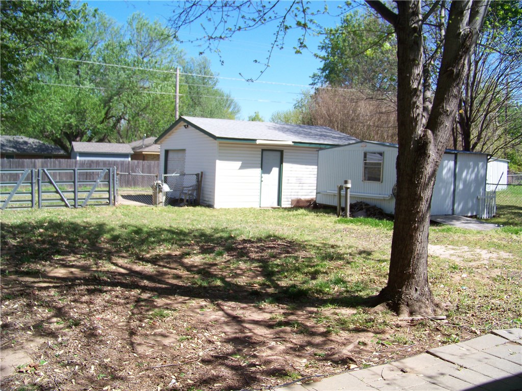 411 N Main, Noble, OK 73068