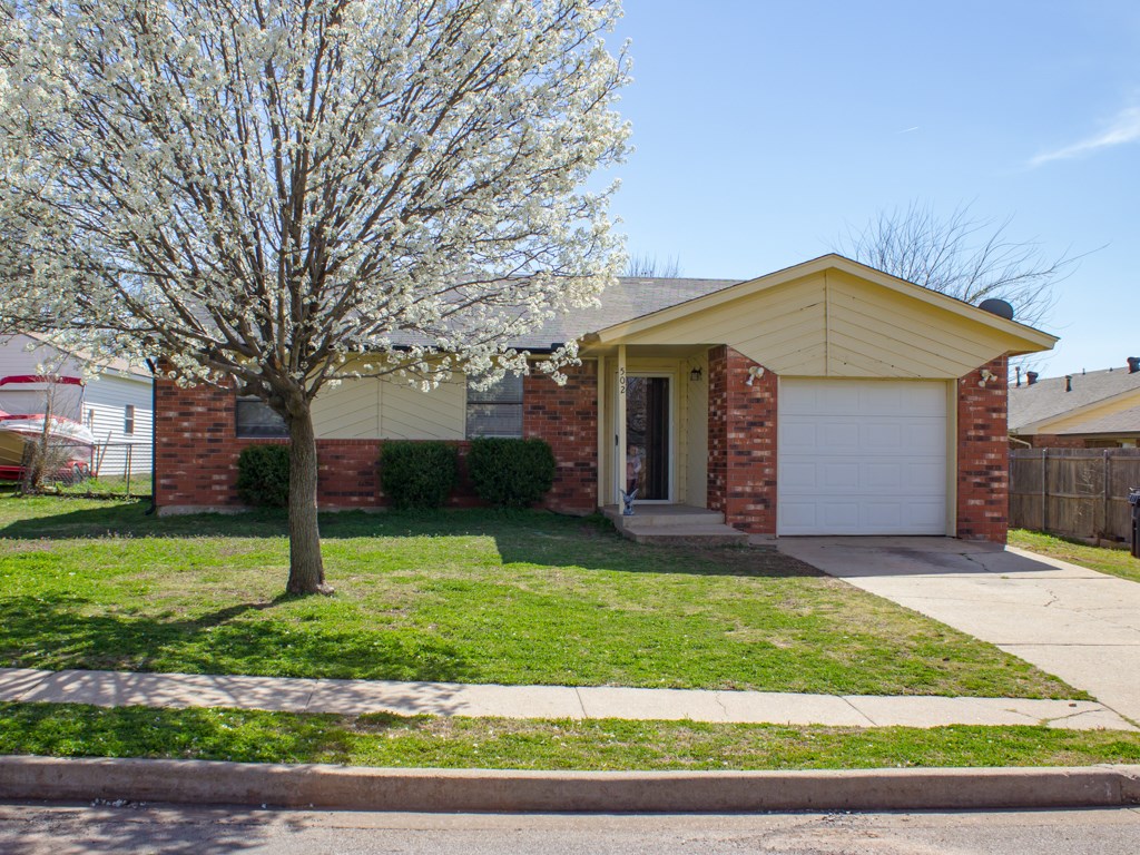 502 Holsey, Noble, OK 73068