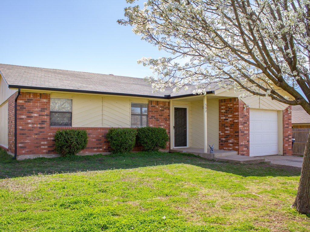 502 Holsey, Noble, OK 73068