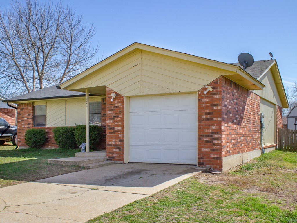 502 Holsey, Noble, OK 73068