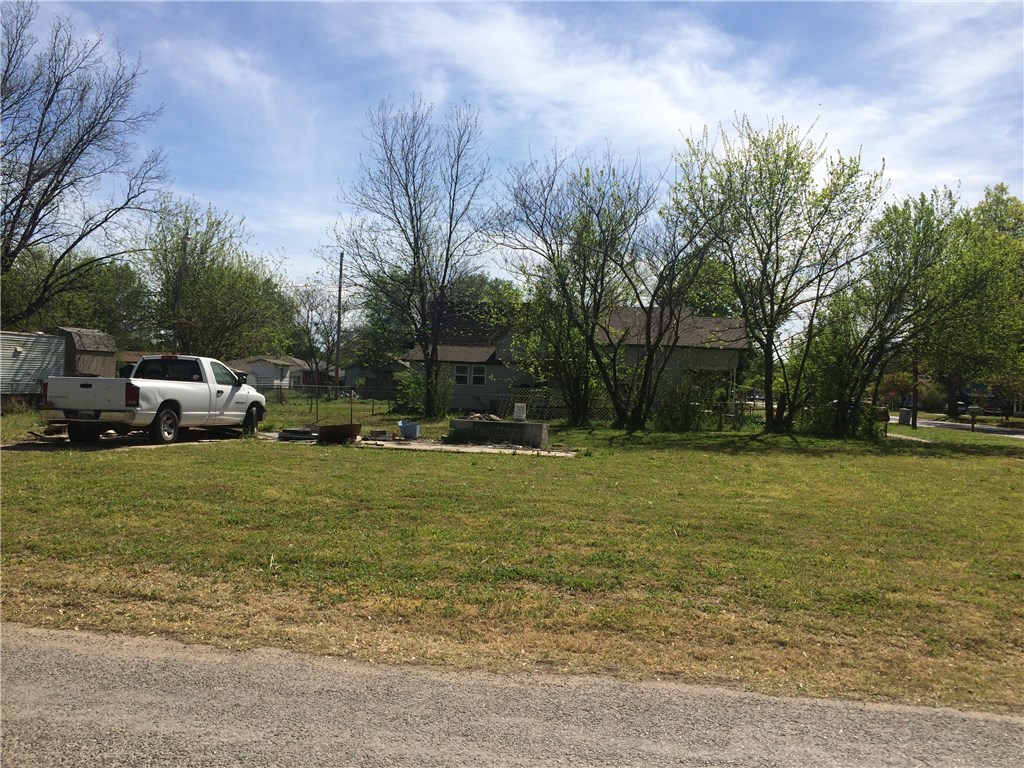 201 S PEAR, Pauls Valley, OK 73075