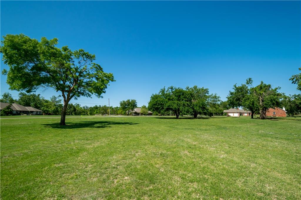 13525 Lake Shore Drive, Piedmont, OK 73078