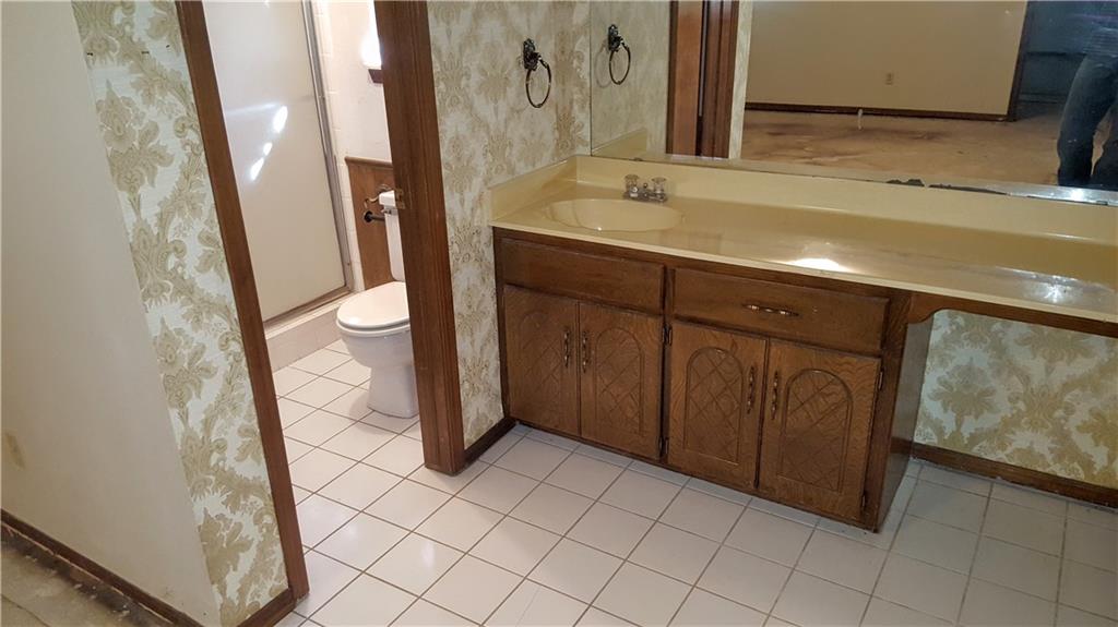 222 Madison Avenue, Piedmont, OK 73078
