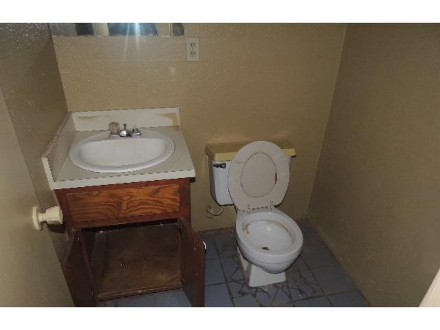 1229 County Street 2948Tuttle, OK, 73089Grady County
