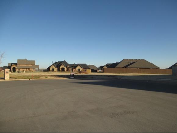 905Stonebridge Court, Weatherford, OK 73096