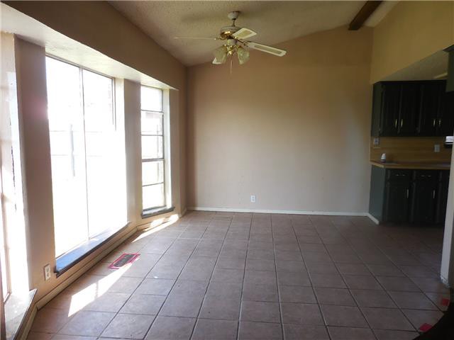 1040 Royal LnYukon, OK, 73099Canadian County