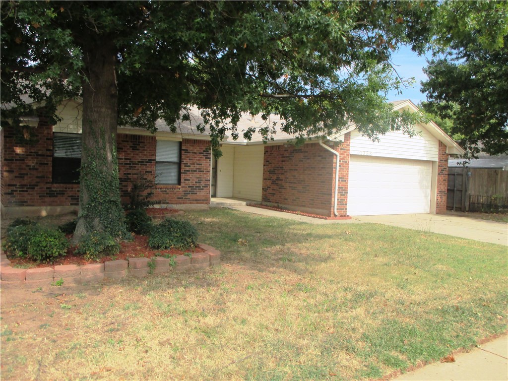 1353 Oswego Drive, Yukon, OK 73099