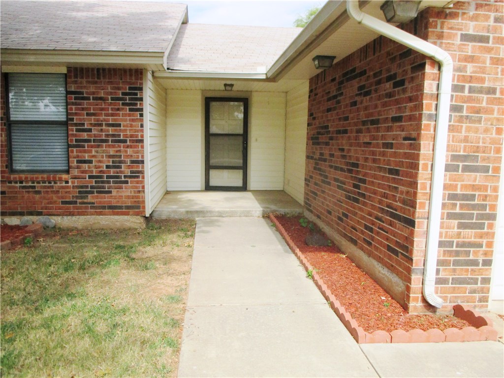 1353 Oswego Drive, Yukon, OK 73099