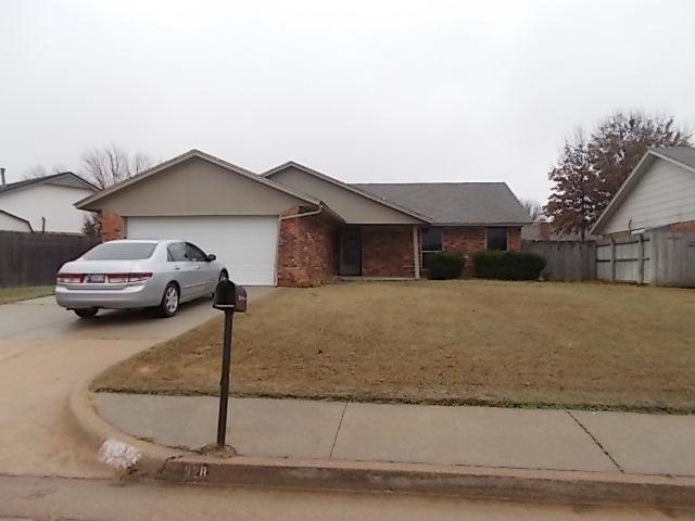 928 Linn Lane, Yukon, OK 73099