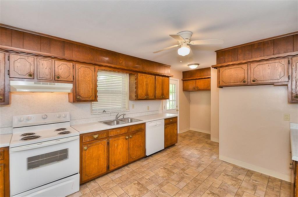 1821 Murray Dr, Midwest City, OK 73110