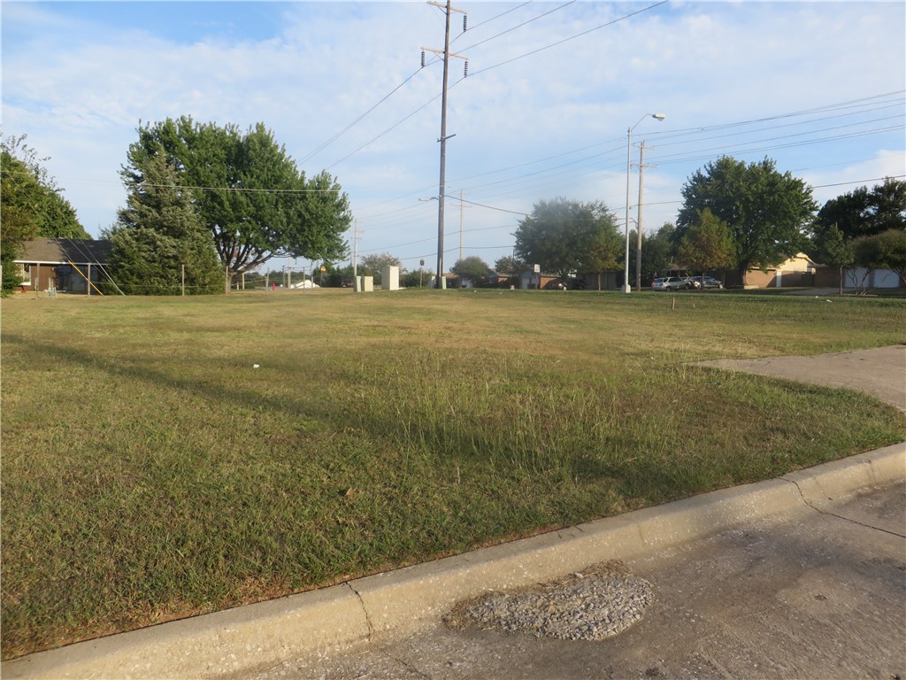 3800 Rosewood Court, Midwest City, OK 73110