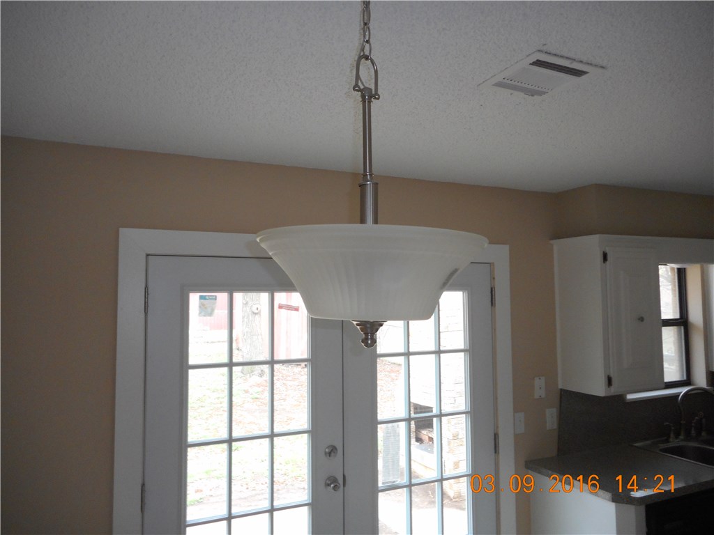 900 Meadowgreen, Midwest City, OK 73110