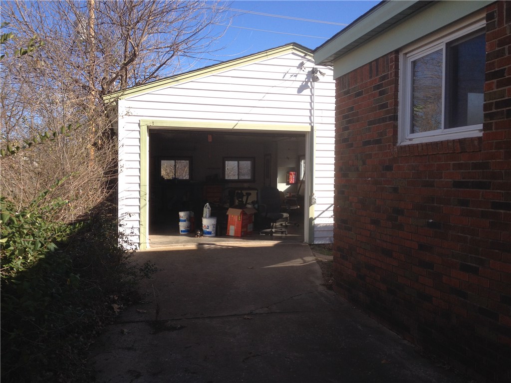 902 N Lilac Lane, Midwest City, OK 73110
