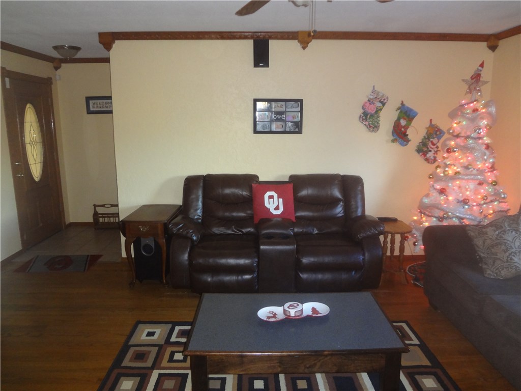 6005 SE 5th St, Midwest City, OK 73110