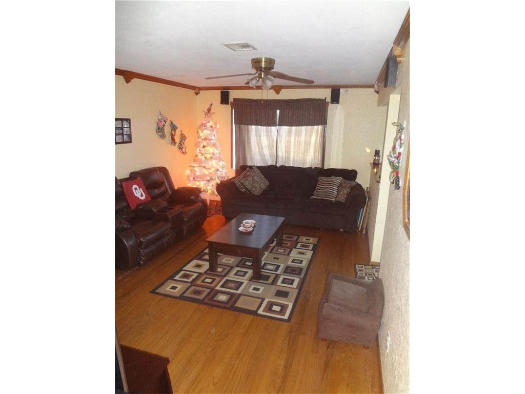 6005 SE 5th St, Midwest City, OK 73110