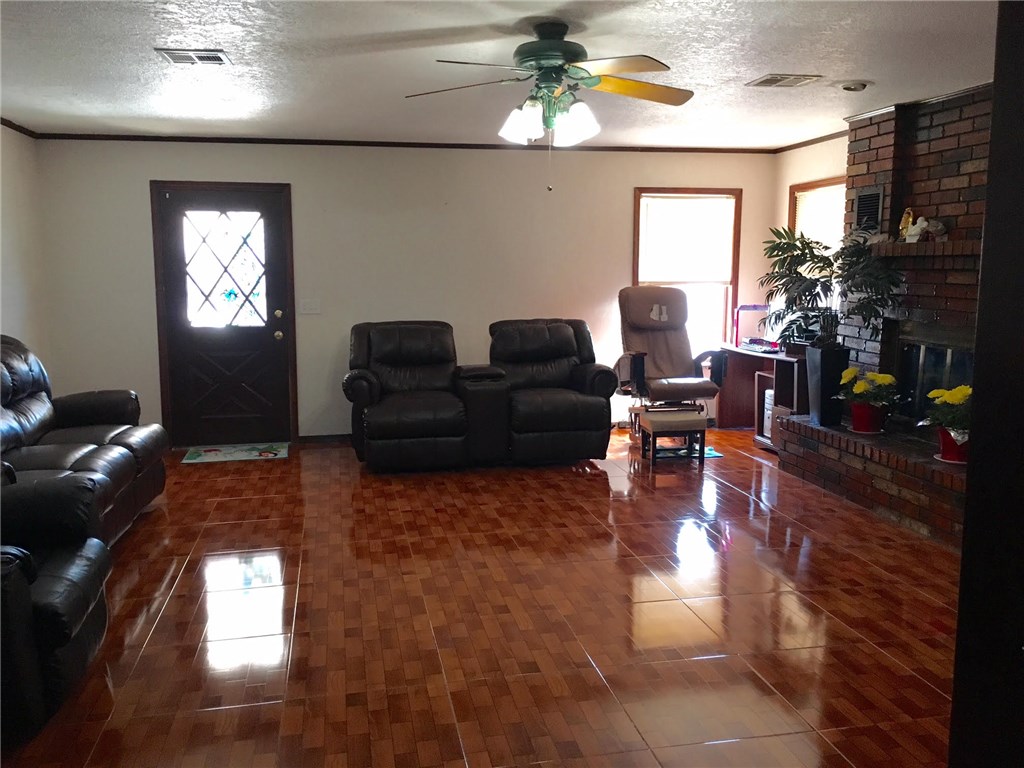 928 W Rulane, Midwest City, OK 73110