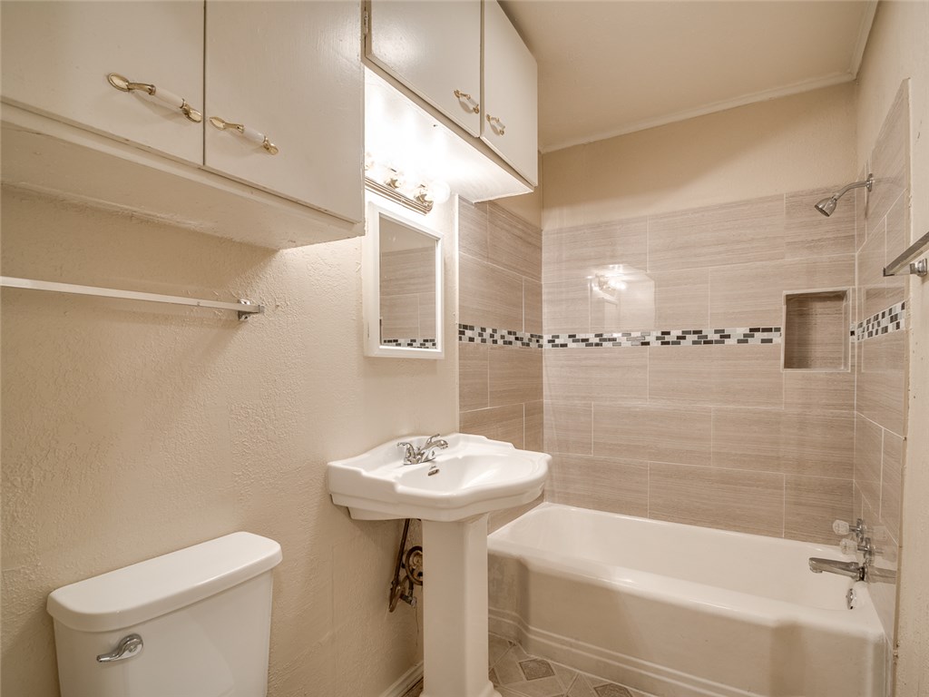 3825 Cashion Place, Oklahoma City, OK 73112