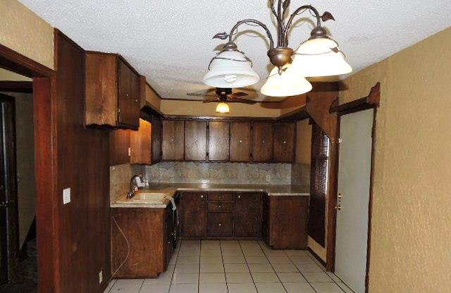 3317 SE 20th Street, Del City, OK 73115