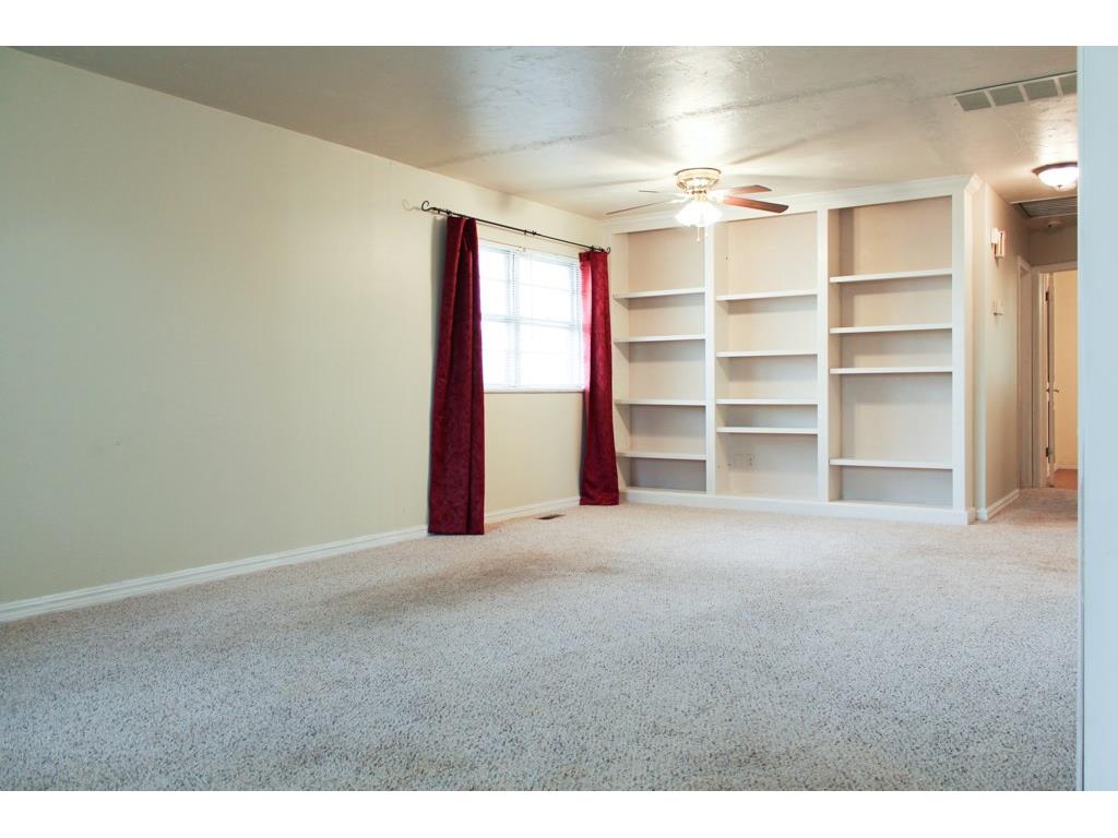 4733 Tate Dr, Del City, OK 73115